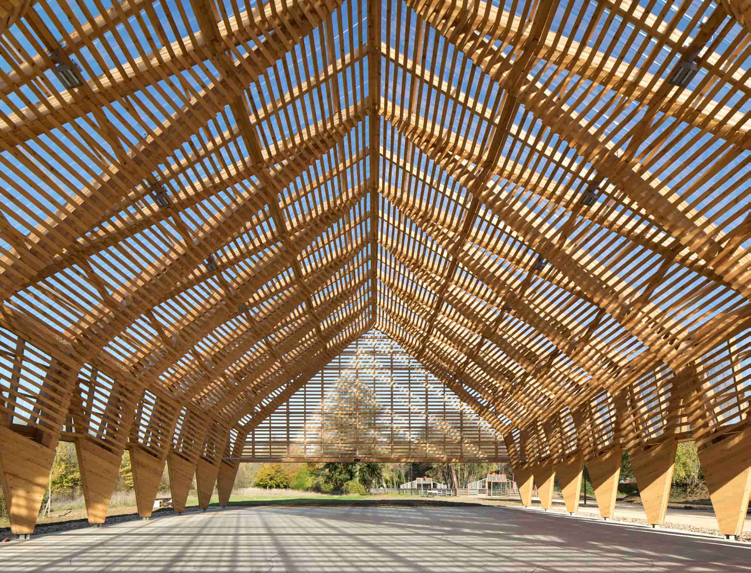 Charpente bois design en Moselle, prête à recevoir une couverture légère Onduclair.